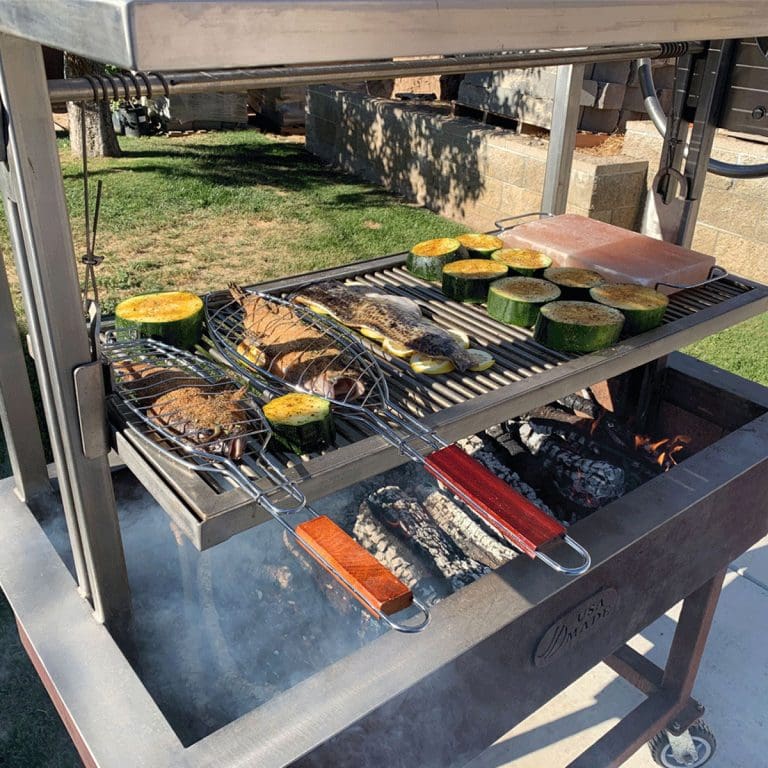 Gaucho-Grill-Cooking-Fish-in-baskets