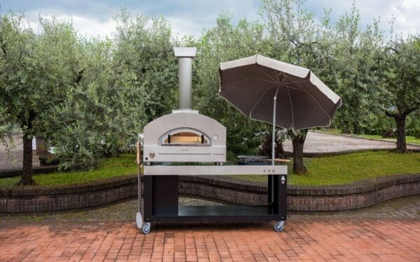 alfa, an Italian company with a storied tradition of building ovens in their native sun country, has imbued this oven with the knowledge of the craft handed down to them from generations of artisans while maintaining precision, modern efficiency, and effective engineering to build an oven that honors its past, but will last for a lifetime.