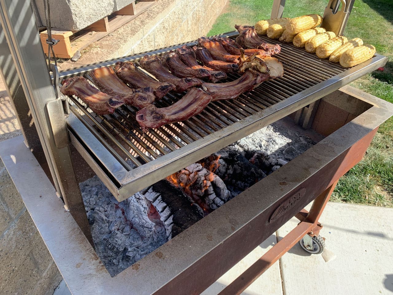Argentine-Style-Grill-cooking-up-Beef-Ribs-and-Corn__88639.1660177163.1280.1280